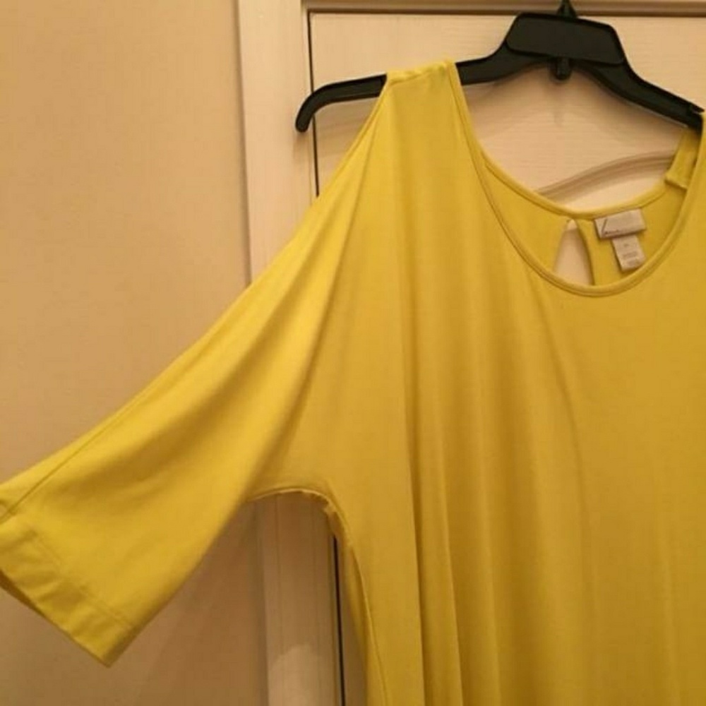 NWOT Cold Shoulder Dress